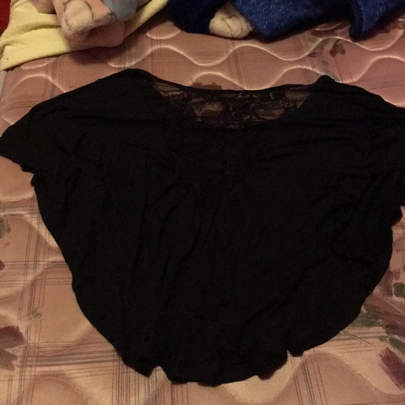 Black blouse with lace back - Picture 2 of 2